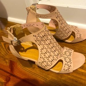 Cute beige shoes with small heel